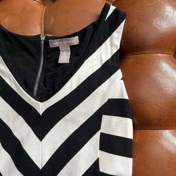 💛 HOST PICK! Banana Republic Peplum Sleeveless Blouse / Top 2P - Picture 6 of 9